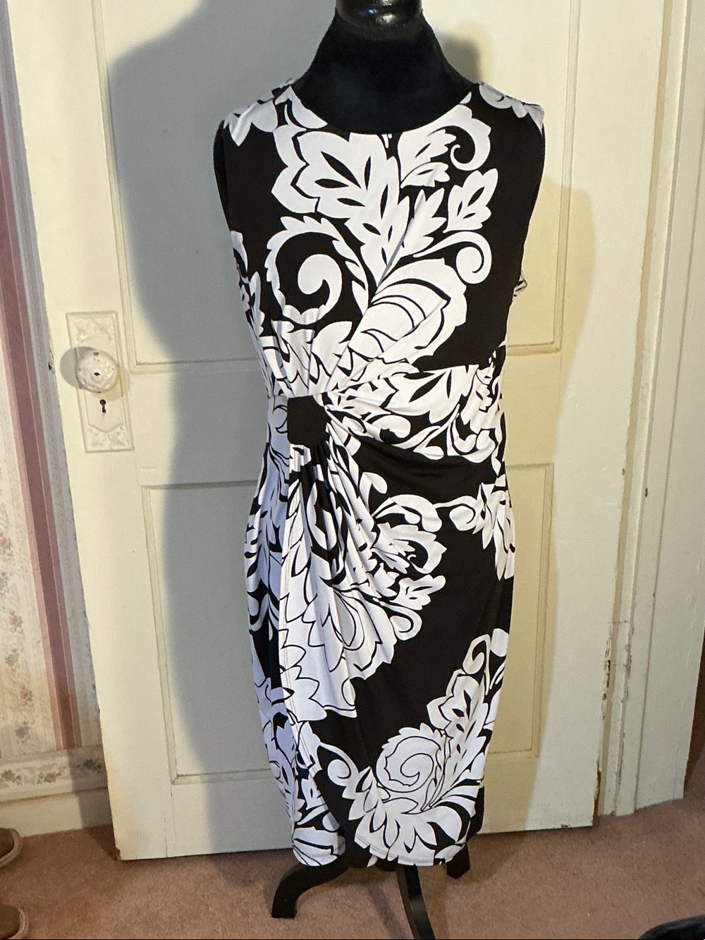 Enfocus Studio Black and White Floral Twist Sheath Dress